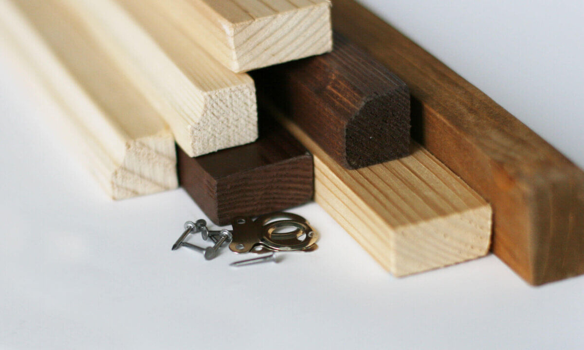 Barres murales en bois pour cartes A1