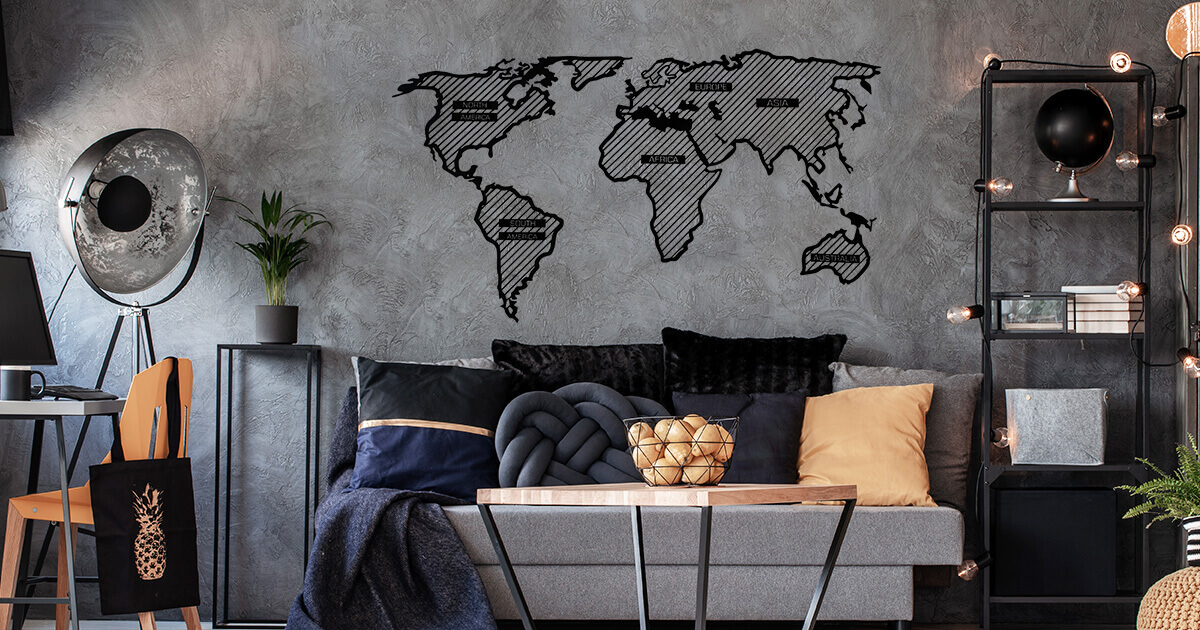 Carte du monde hachurée en bois Adventurer